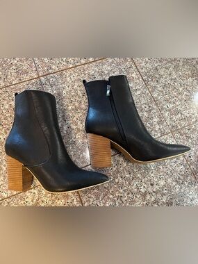 CCOCCI Black Ankle Booties with Stacked Brown Heel -  size 8.5 NEW